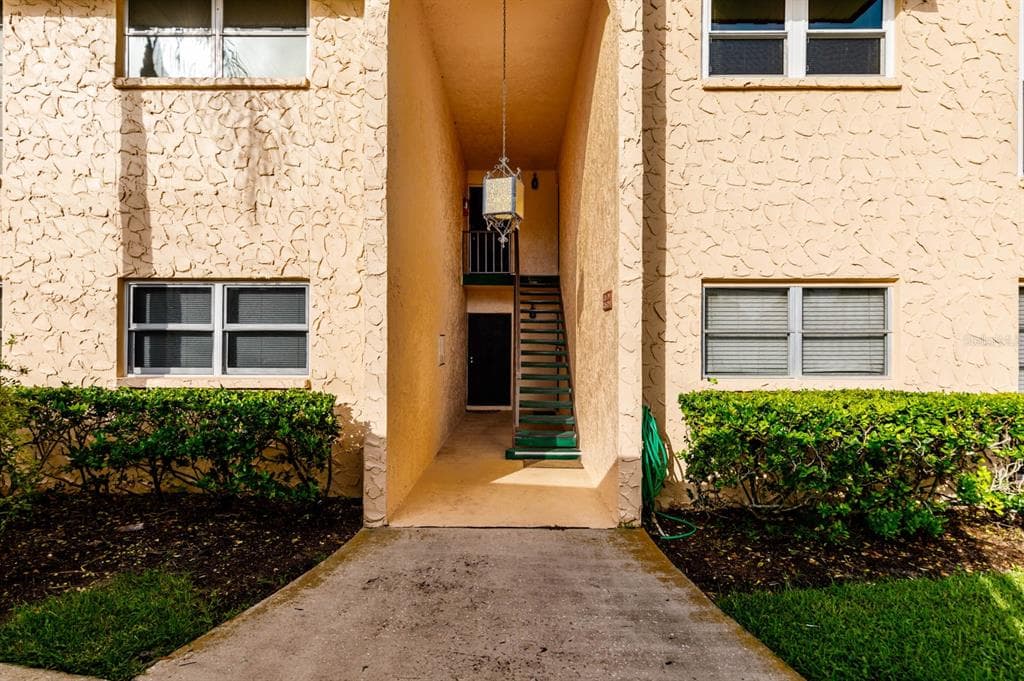 214 CEDARWOOD CIRCLE UNIT 214 SEMINOLE, FL 33777