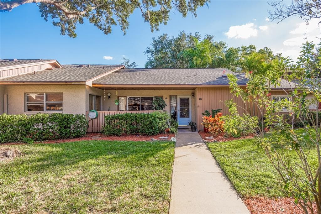 20 LANCE COURT OLDSMAR, FL 34677