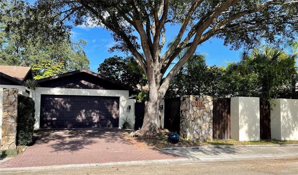 5012 PALOMA DRIVE TAMPA, FL 33624