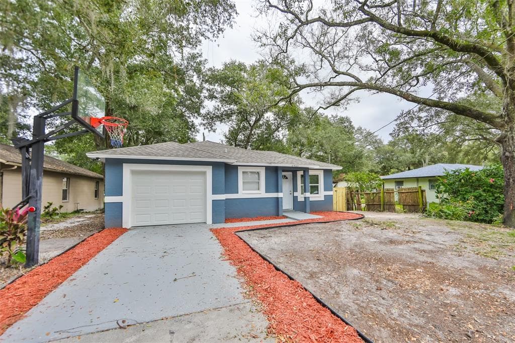 9405 N 46TH STREET TAMPA, FL 33617