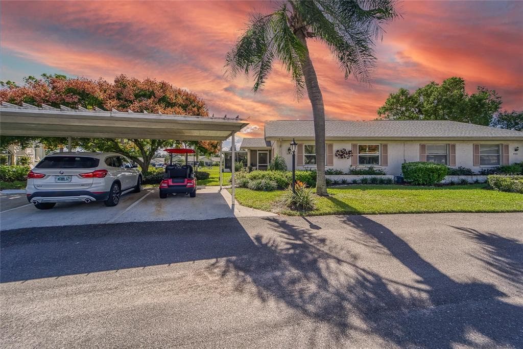 2343 GLENMORE CIRCLE UNIT 297 SUN CITY CENTER, FL 33573