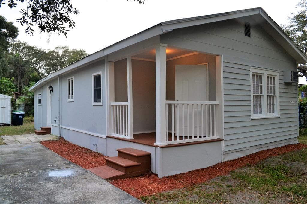 8916 N ASHLEY STREET TAMPA, FL 33604