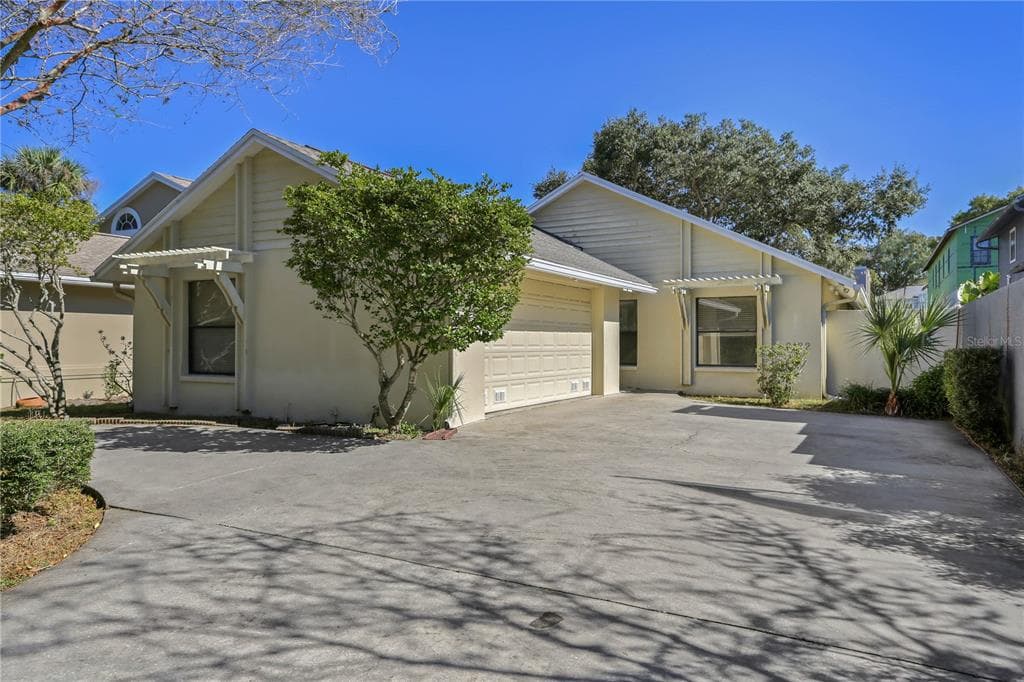 2122 S HESPERIDES STREET TAMPA, FL 33629