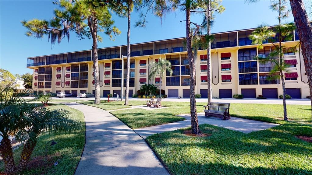 5775 PARK STREET N UNIT 304 ST PETERSBURG, FL 33709