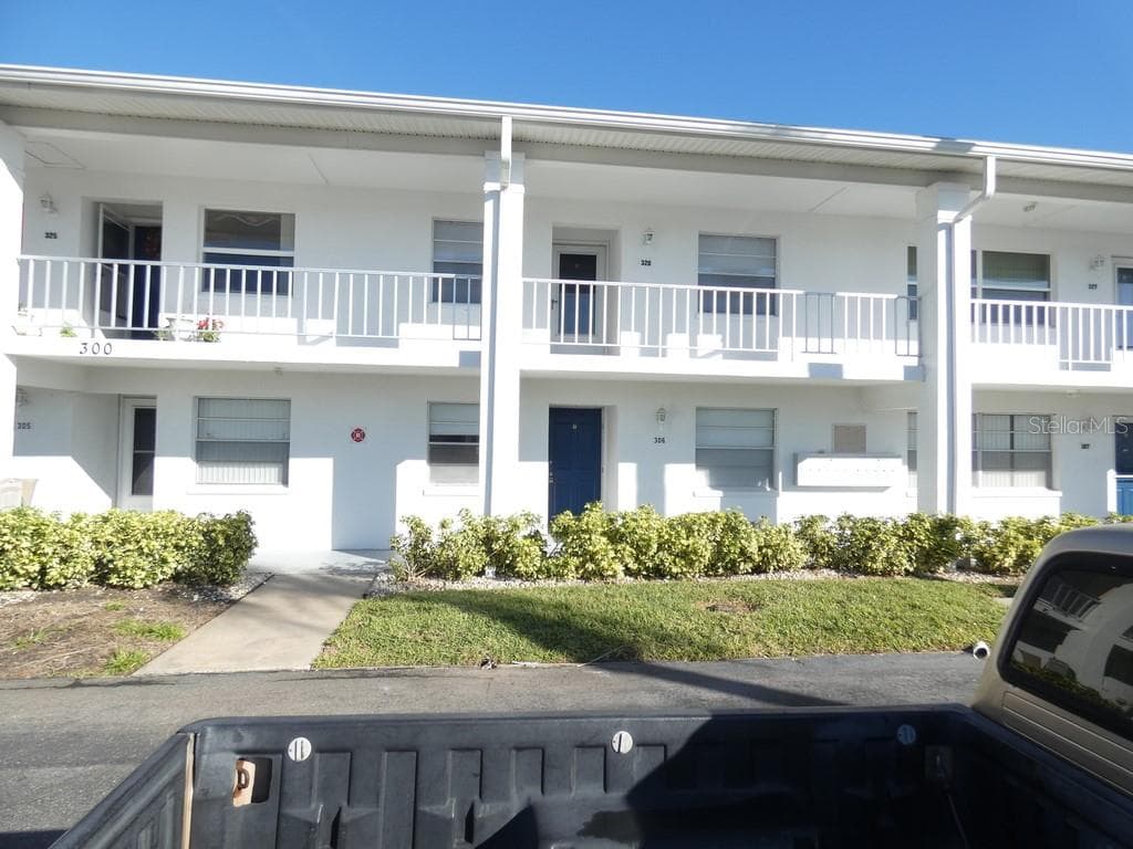 306 BRANDY WINE DRIVE UNIT 306 LARGO, FL 33771
