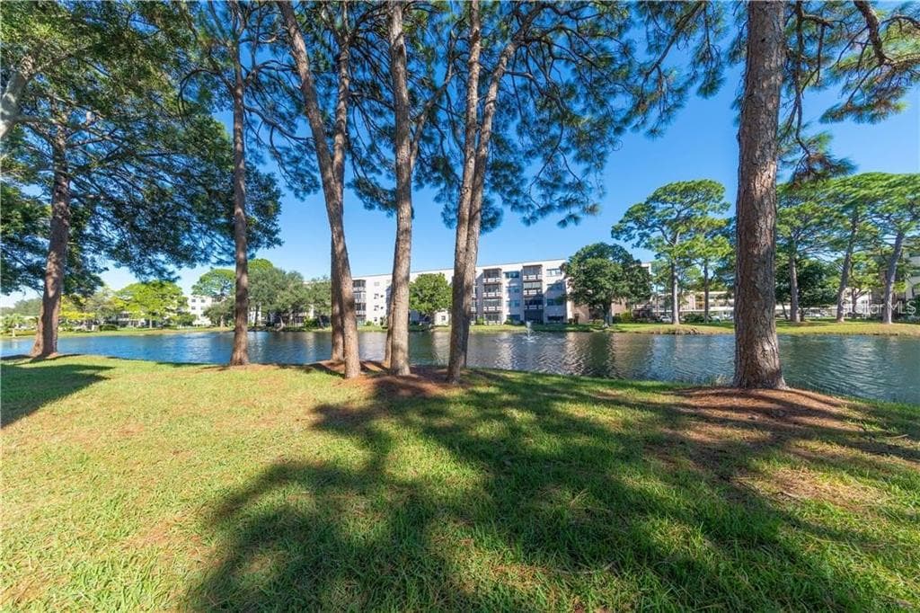 5970 80TH STREET N UNIT 103 ST PETERSBURG, FL 33709