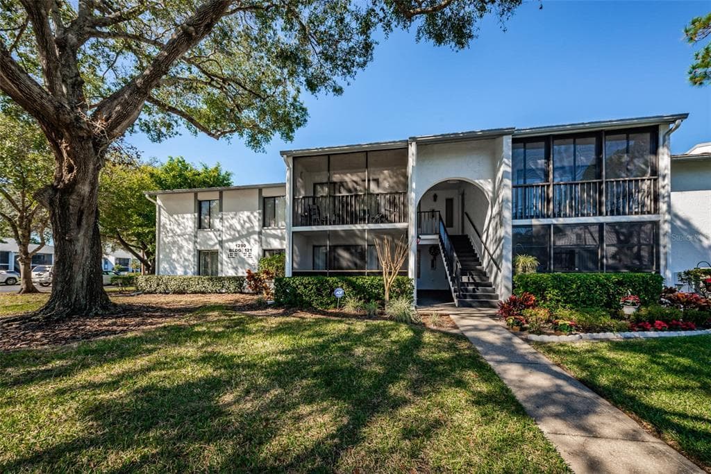 1290 PINE RIDGE CIRCLE E UNIT A1 TARPON SPRINGS, FL 34688