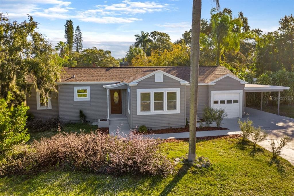2829 9TH AVENUE W BRADENTON, FL 34205