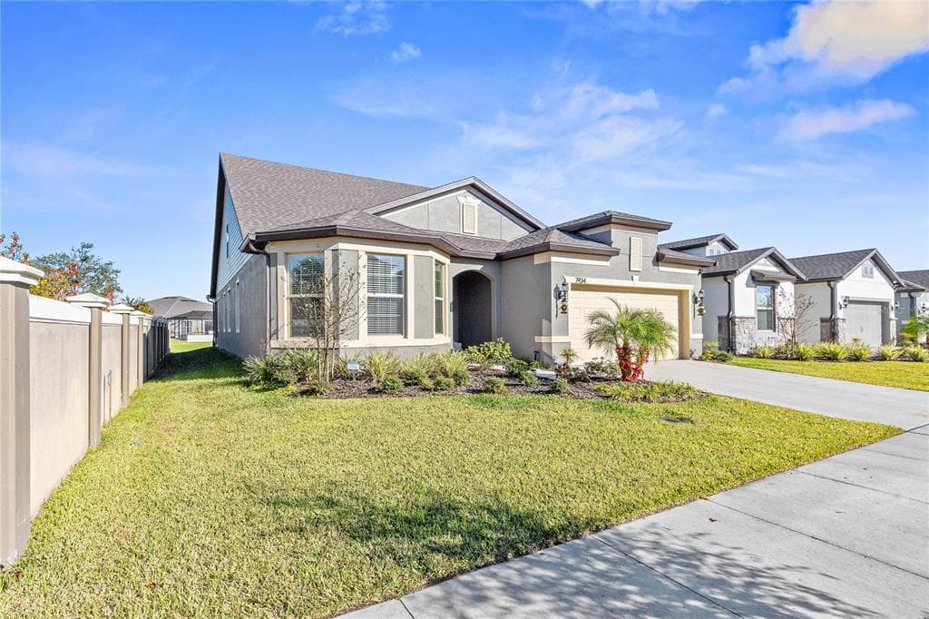 7934 YALE HARBOR DRIVE WESLEY CHAPEL, FL 33545
