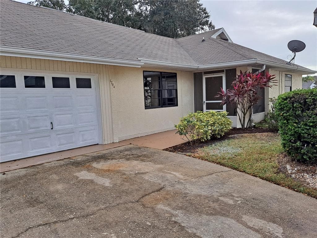 1704 ATRIUM DRIVE S SUN CITY CENTER, FL 33573