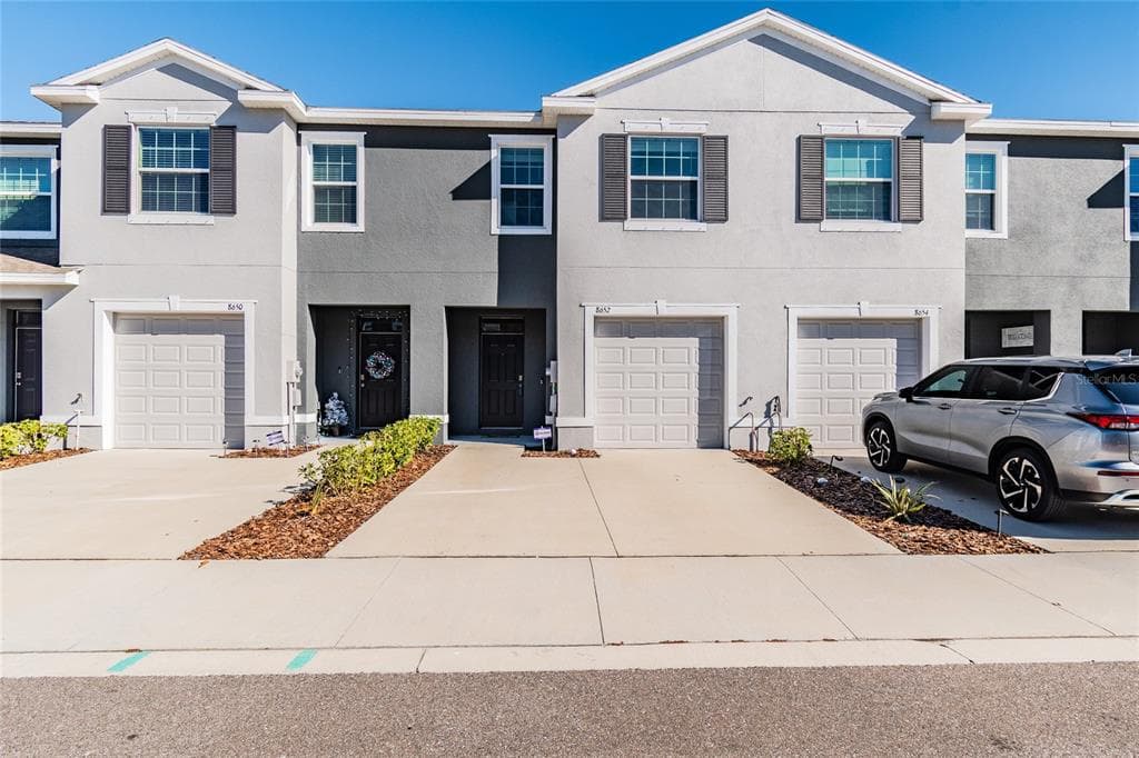 8652 FALLING BLUE PLACE RIVERVIEW, FL 33578