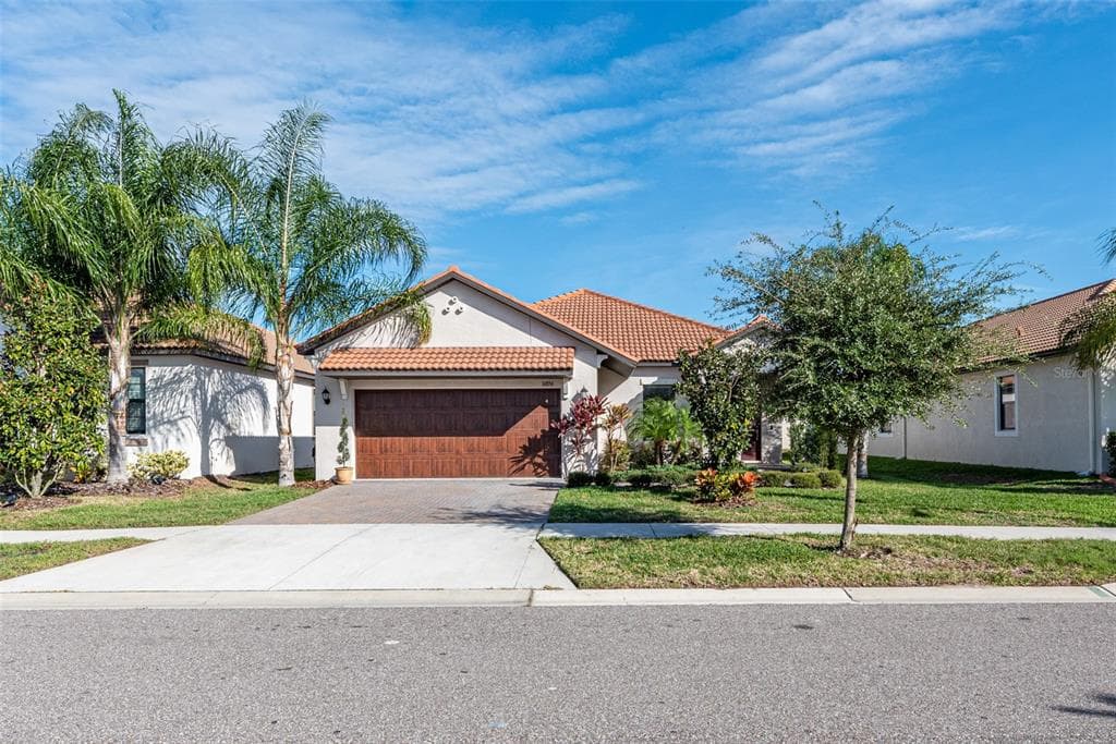 16856 SCUBA CREST STREET WIMAUMA, FL 33598