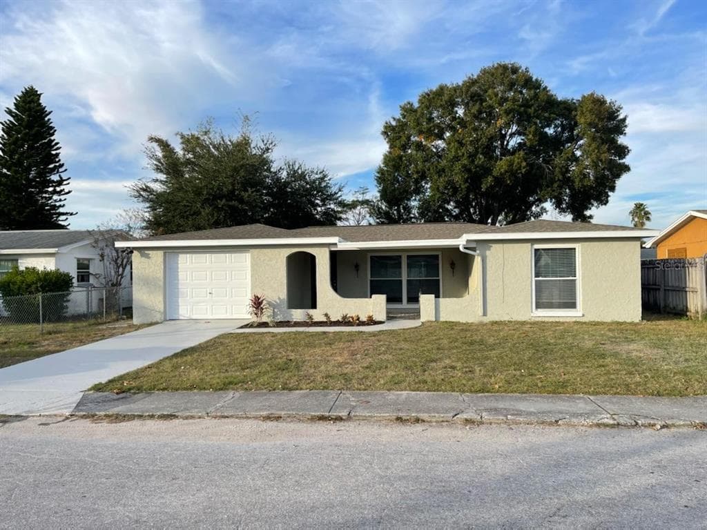 7411 OAK CREST DRIVE