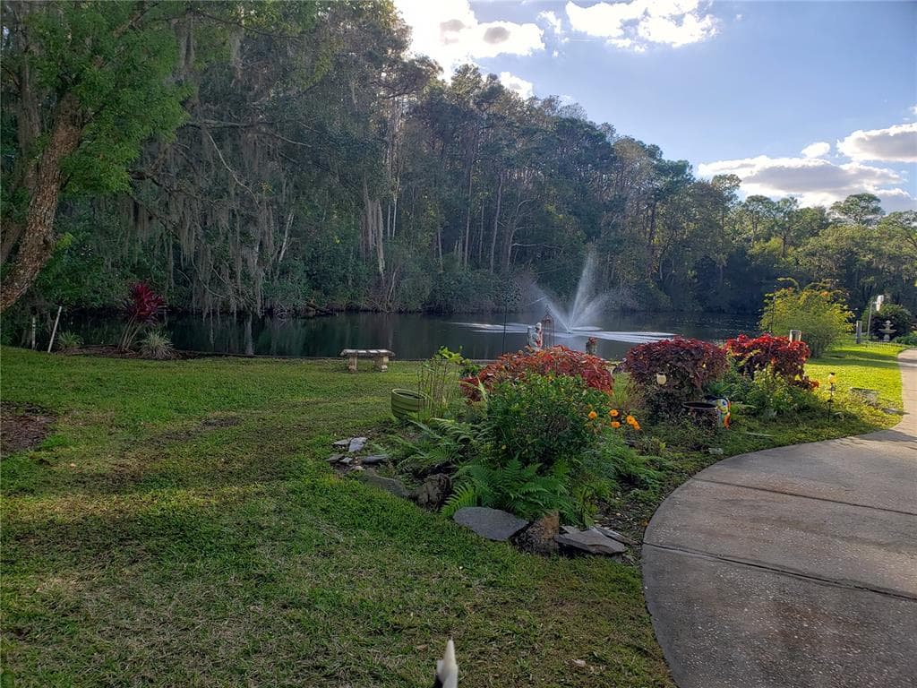 1825 MAZO MANOR UNIT 4 LUTZ, FL 33558