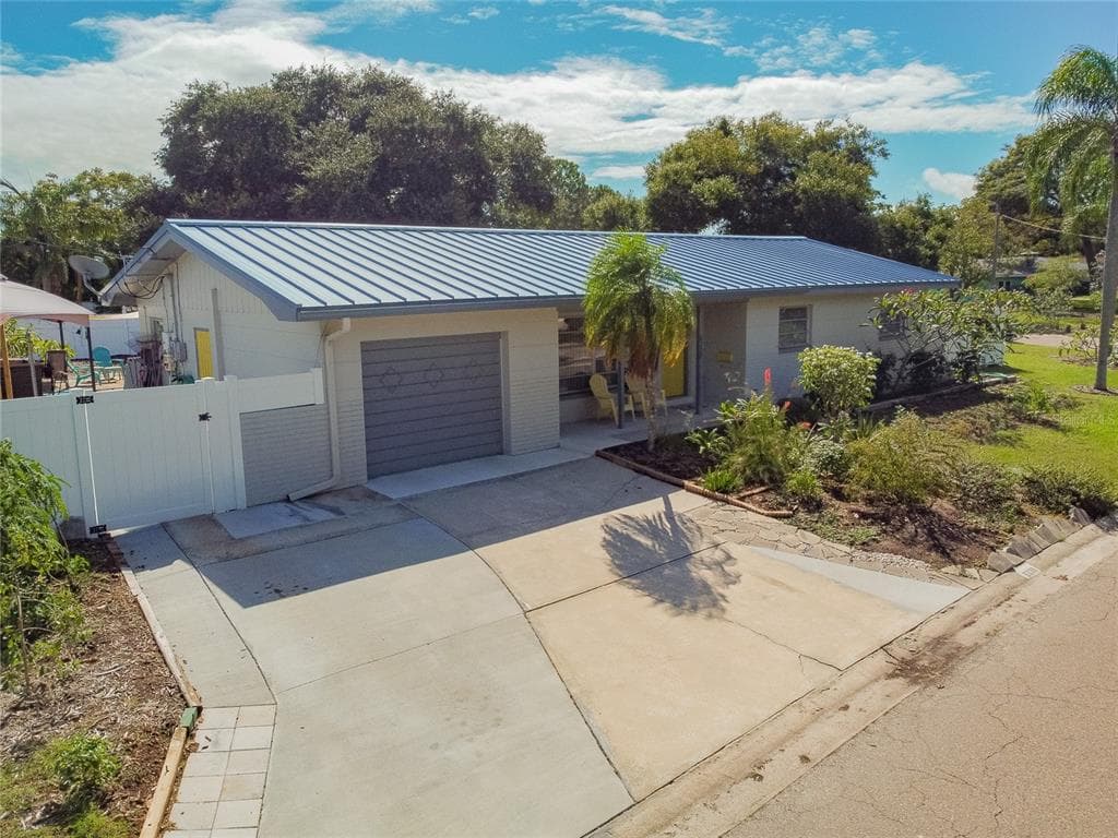 6338 6TH AVENUE S ST PETERSBURG, FL 33707