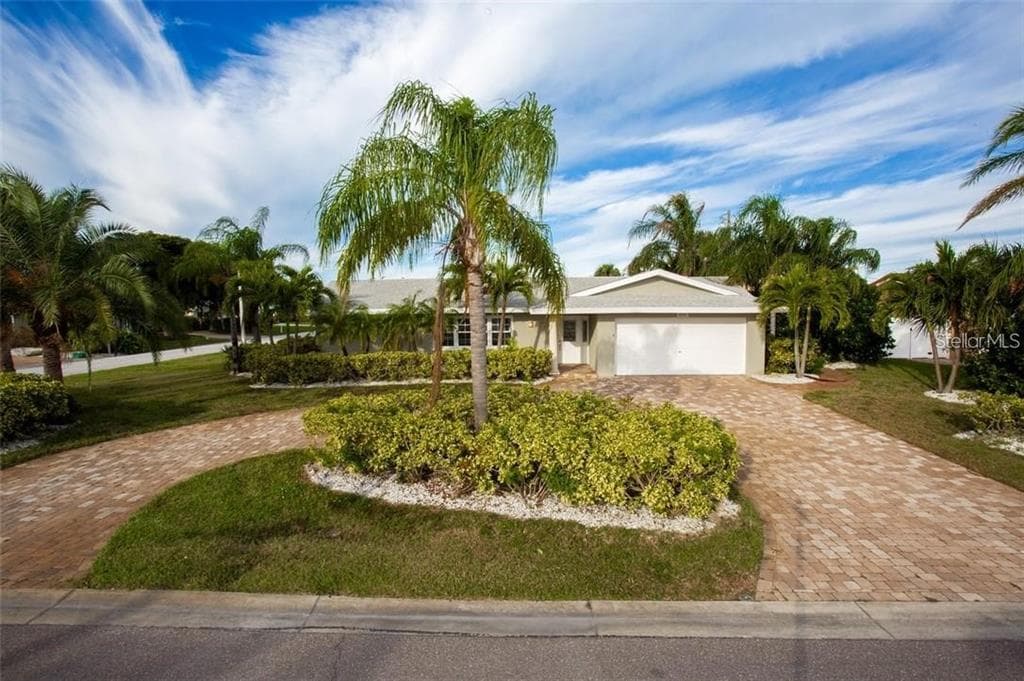 2300 BAYSHORE DRIVE