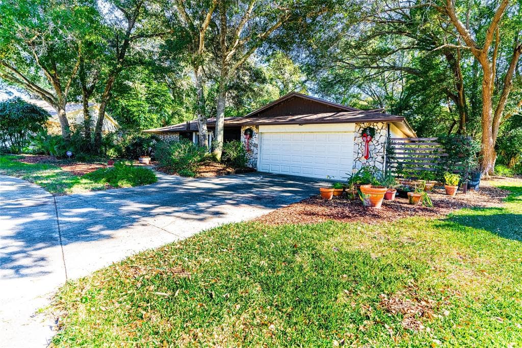 3042 TALL PINE DRIVE SAFETY HARBOR, FL 34695