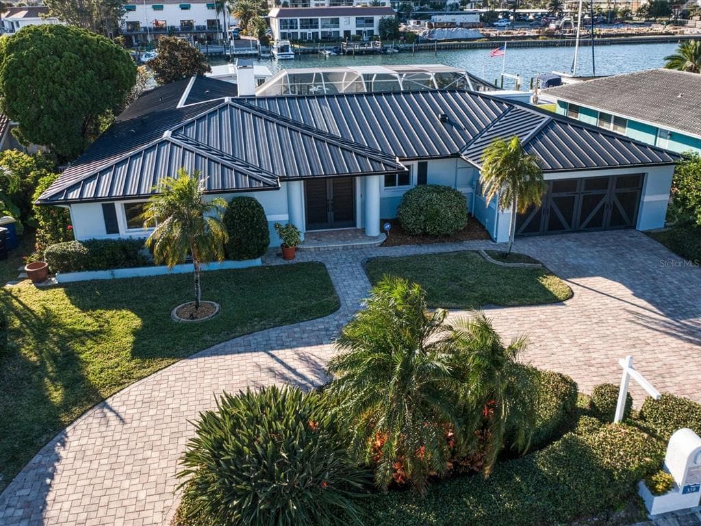 330 LEEWARD ISLAND