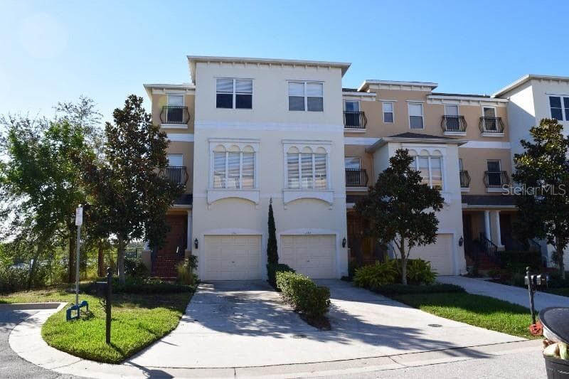 1196 GANDY CREST DRIVE NE ST PETERSBURG, FL 33702