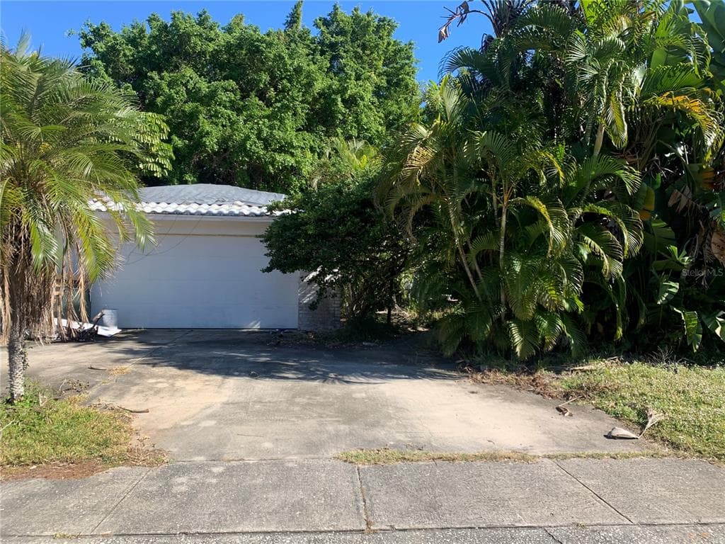 7465 BILTMORE DRIVE SARASOTA, FL 34231