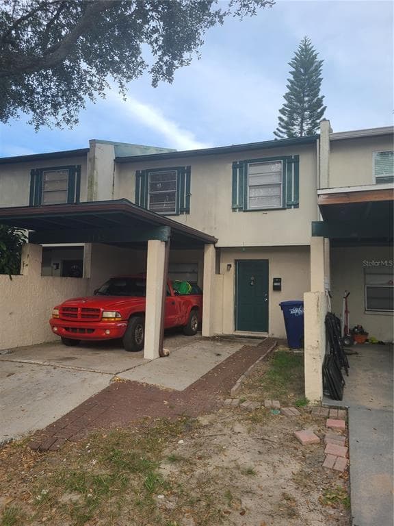 5135 TENNIS COURT CIRCLE TAMPA, FL 33617