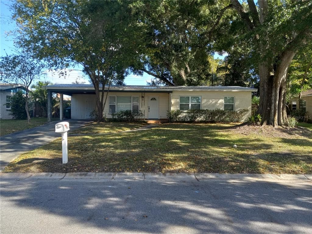4811 N MENDENHALL DRIVE TAMPA, FL 33603