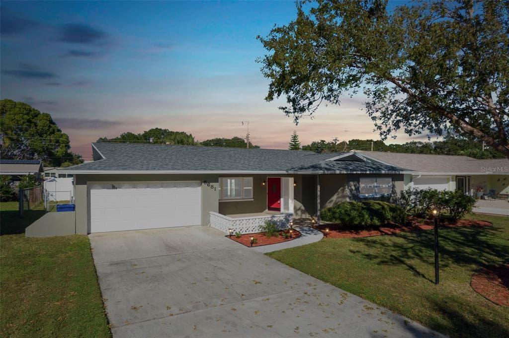 5681 45TH AVENUE N KENNETH CITY, FL 33709