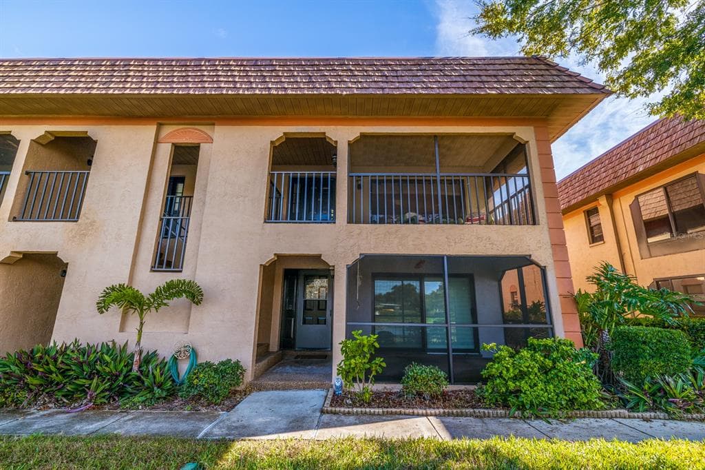 10184 SEMINOLE ISLAND DRIVE UNIT 101 LARGO, FL 33773