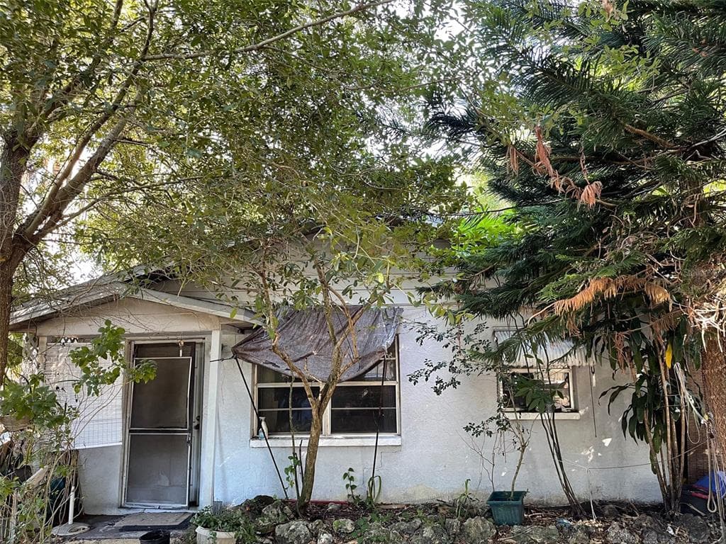 7519 N CLARK AVENUE TAMPA, FL 33614