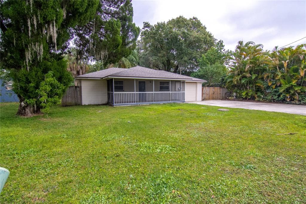 147 18TH STREET NW RUSKIN, FL 33570