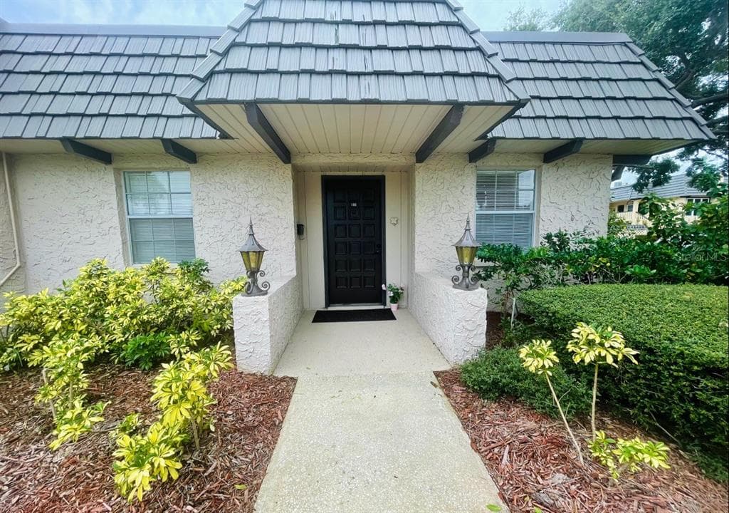 106 CORDOVA GREEN UNIT GM SEMINOLE, FL 33777