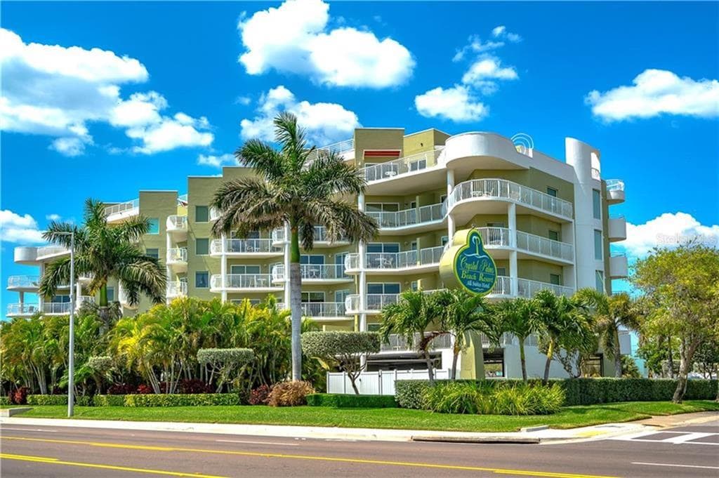 11605 GULF BOULEVARD UNIT 305 TREASURE ISLAND, FL 33706