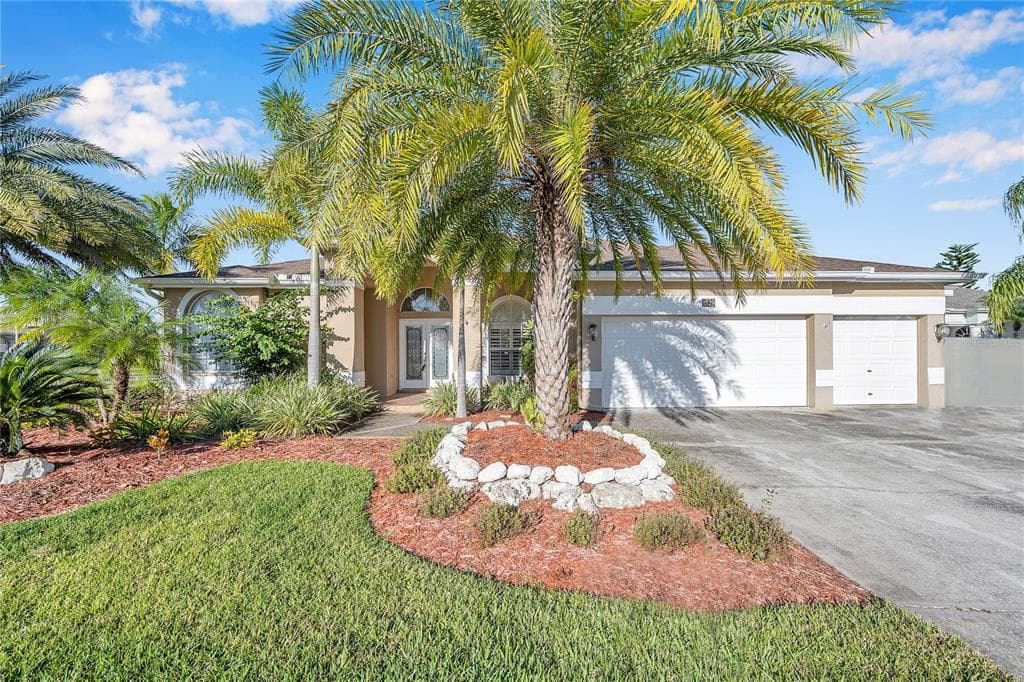 1829 EAGLE TRACE BOULEVARD PALM HARBOR, FL 34685