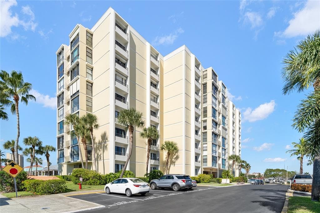 800 S GULFVIEW BOULEVARD UNIT 807 CLEARWATER, FL 33767