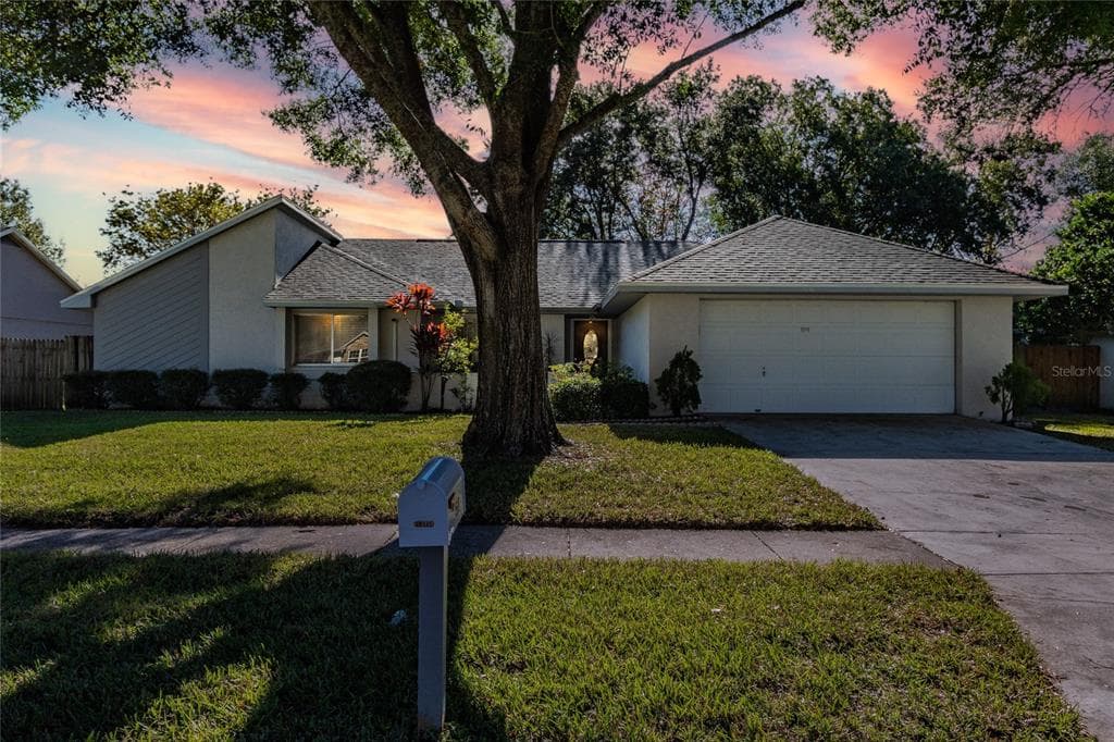 15111 ROUNDUP DRIVE TAMPA, FL 33624