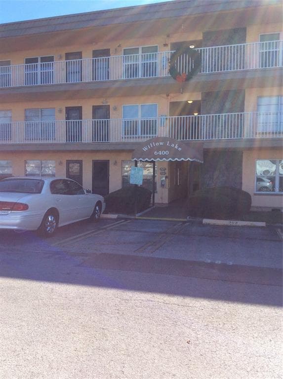 6400 46TH AVENUE N UNIT 304 KENNETH CITY, FL 33709