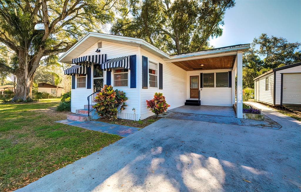 504 MAGNOLIA AVENUE SEFFNER, FL 33584
