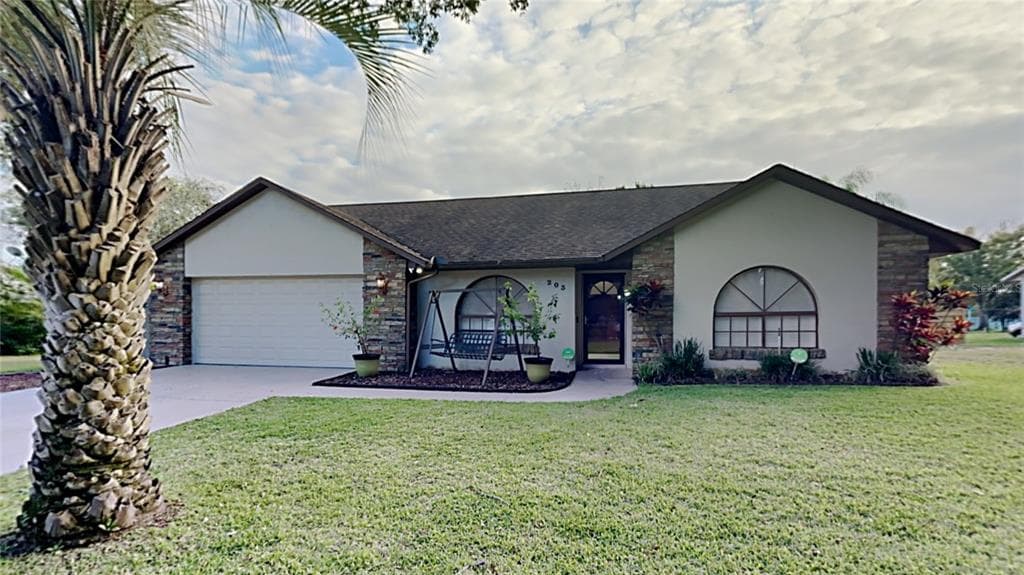 203 SUMMERHILL COURT MINNEOLA, FL 34715