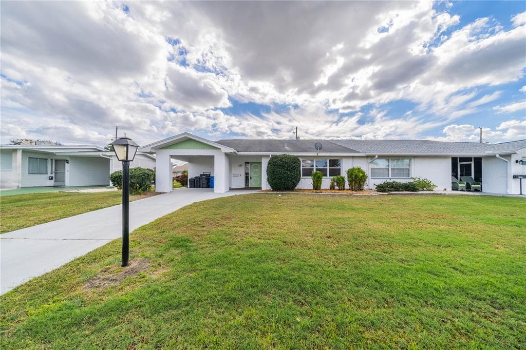1520 BELLE GLADE AVENUE SUN CITY CENTER, FL 33573