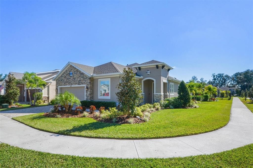 13906 NATURES RESERVE DRIVE LITHIA, FL 33547