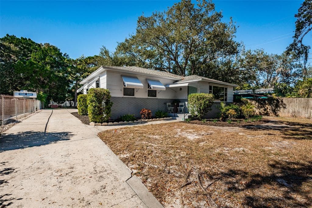 1113 63RD STREET S GULFPORT, FL 33707