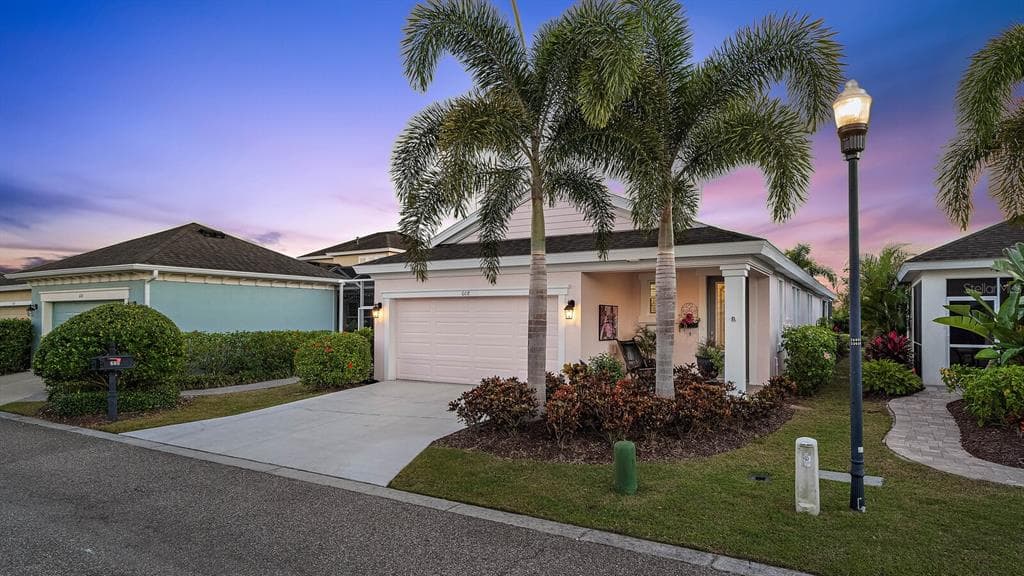608 WINTERSIDE DRIVE APOLLO BEACH, FL 33572