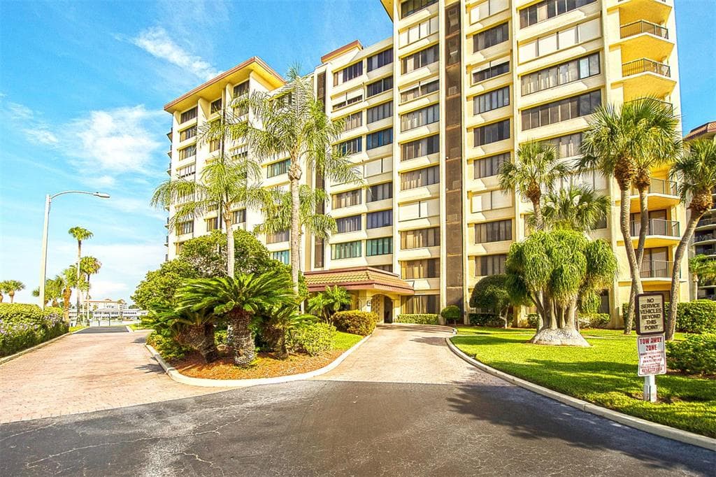 700 ISLAND WAY UNIT 902 CLEARWATER, FL 33767