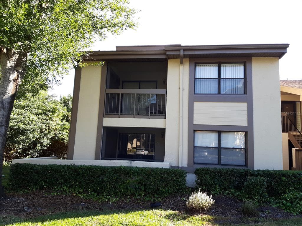 225 WOODLAKE WYNDE OLDSMAR, FL 34677
