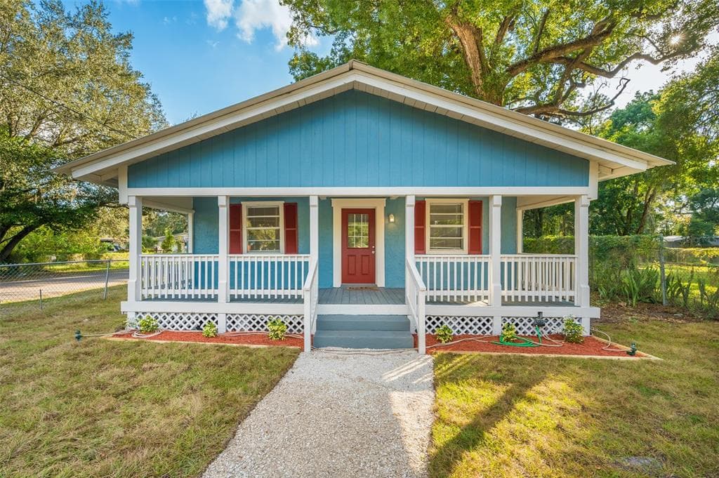 3213 E GENESEE STREET TAMPA, FL 33610