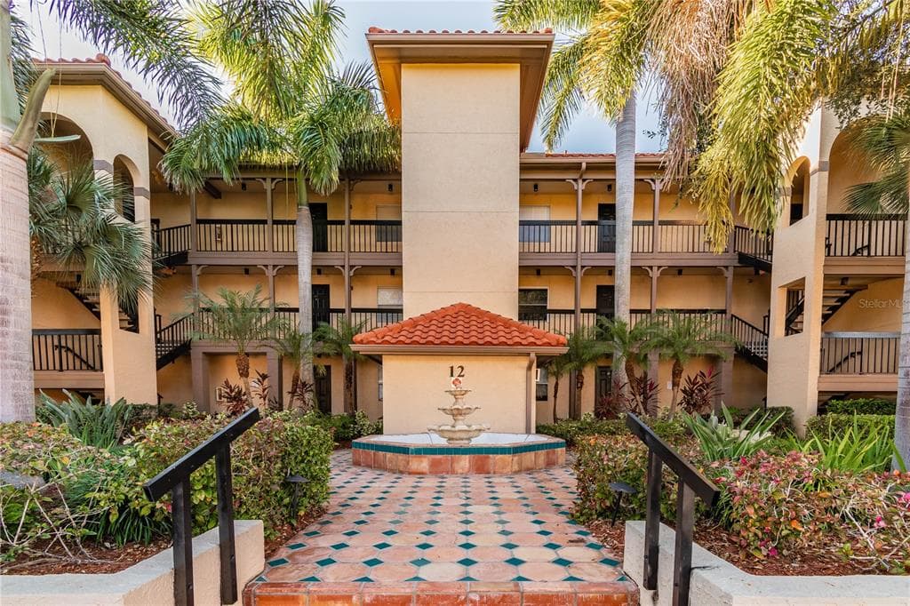 2400 FEATHER SOUND DRIVE UNIT 1212 CLEARWATER, FL 33762