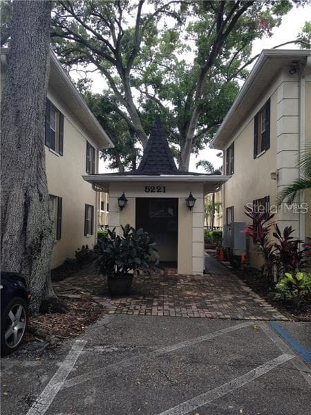 5221 BAYSHORE BOULEVARD UNIT 39 TAMPA, FL 33611