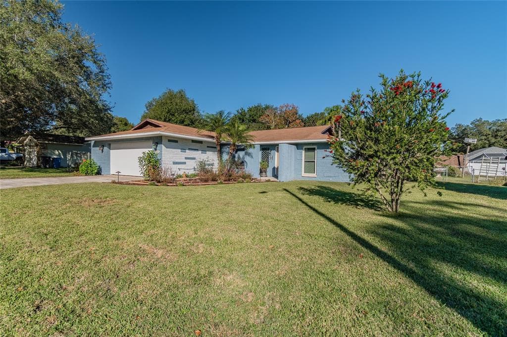 2015 RONALD CIRCLE SEFFNER, FL 33584