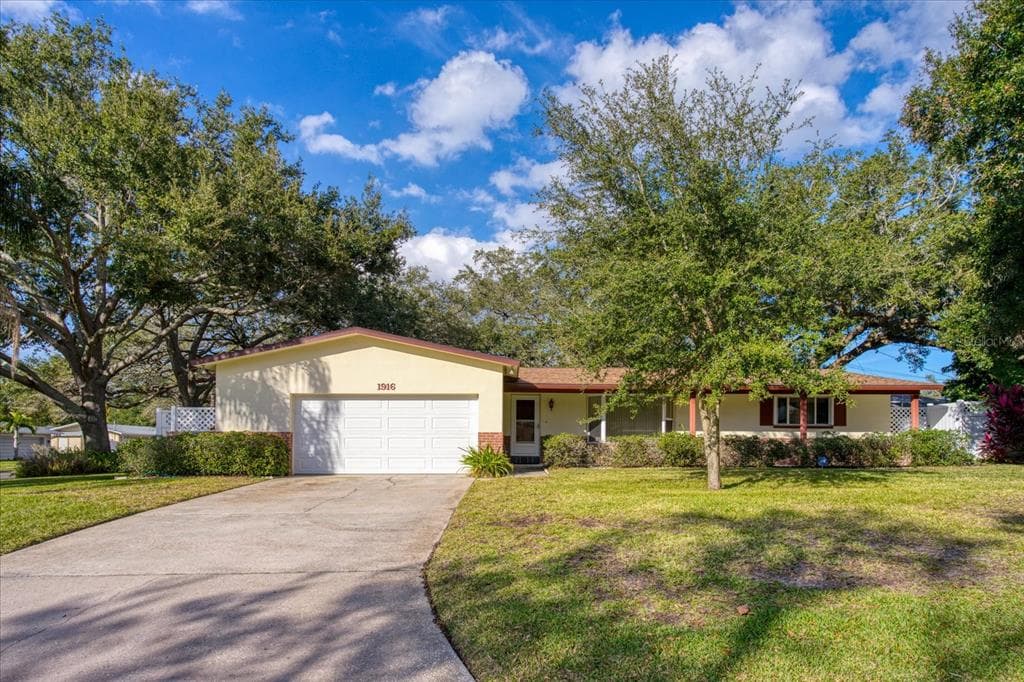 1916 RIPON DRIVE CLEARWATER, FL 33764