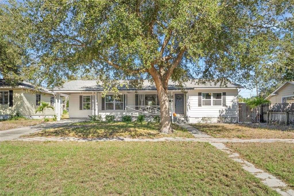 4735 BURLINGTON AVENUE N ST PETERSBURG, FL 33713